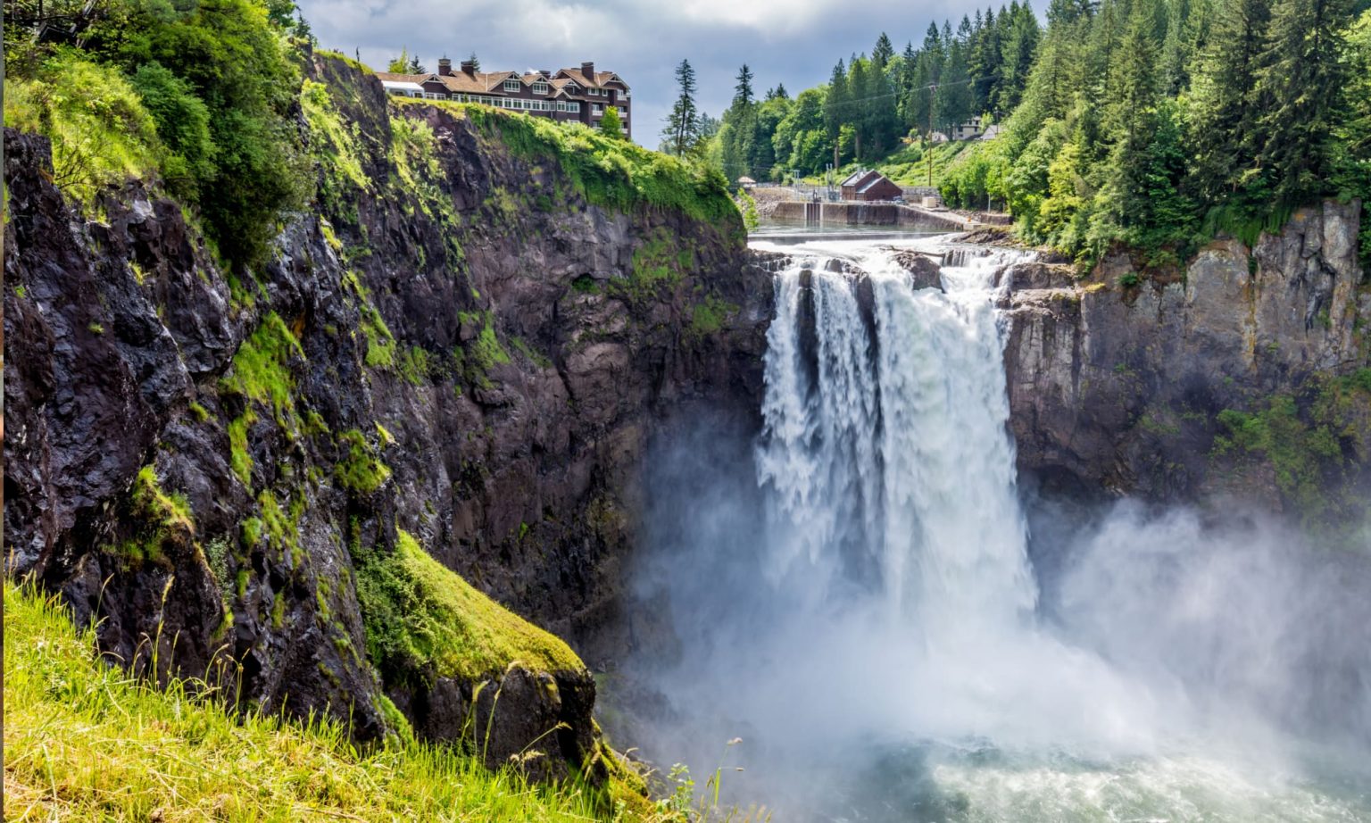 The Complete Guide to Snoqualmie Falls - Seattle Travel