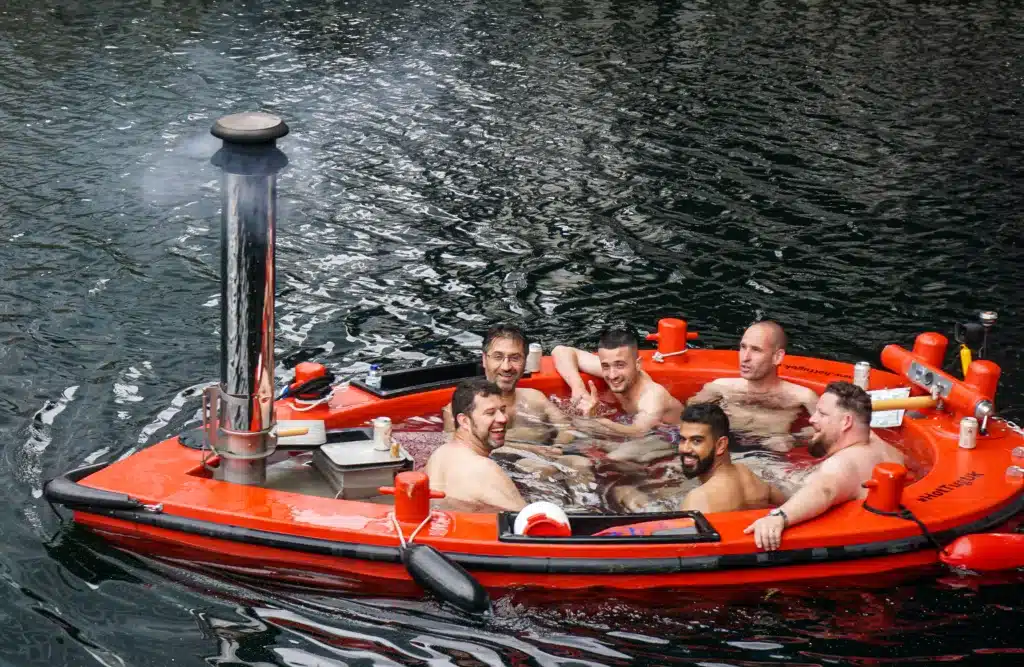 The Ultimate Guide to Seattle Hot Tub Boats: Cost, Where to Rent, and More!