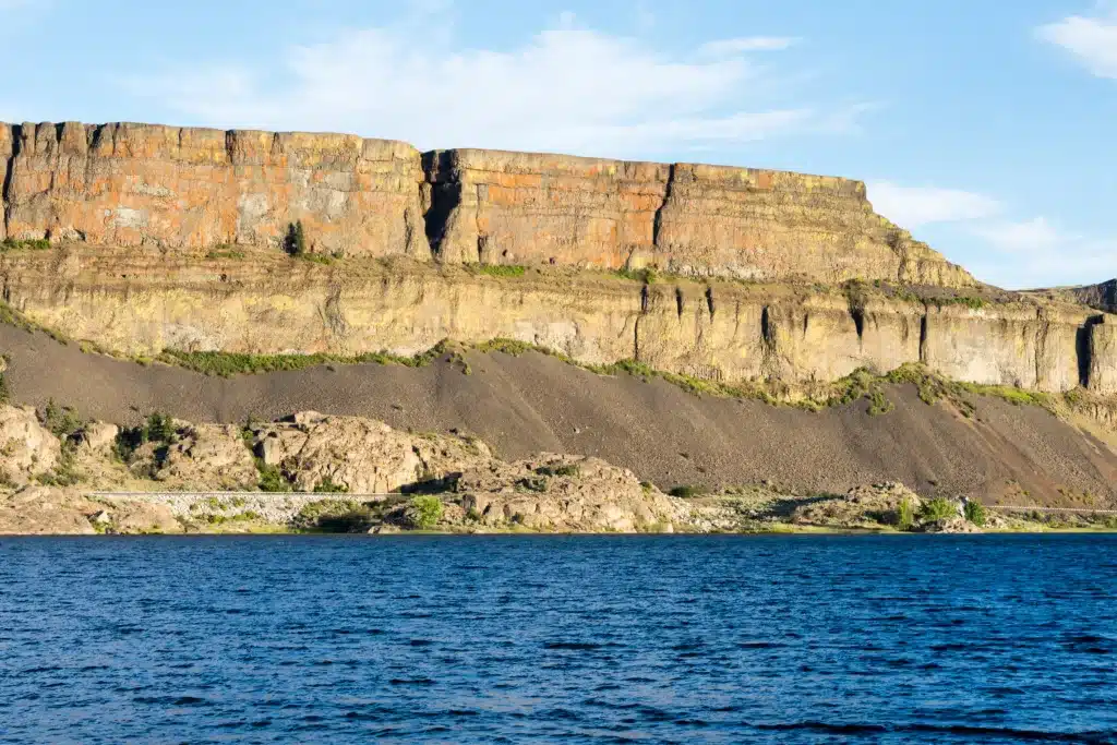 Cliffs above Banks Lake
