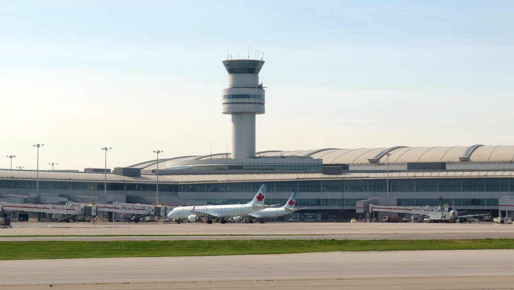 Pearson International Airport, Toronto (506136) (26205931012)