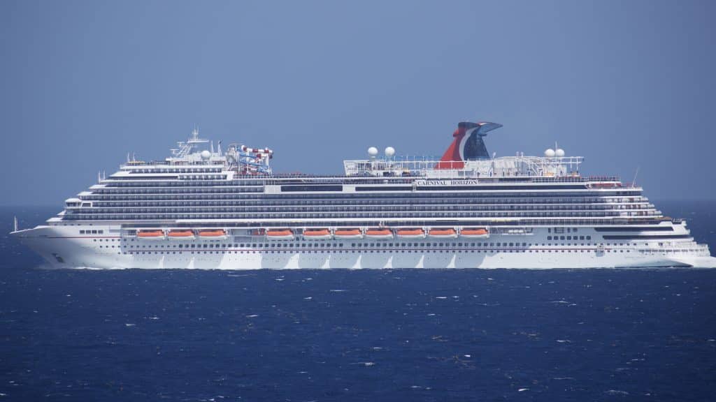 Carnival Horizon of the coast of Grand Turk (cropped)
