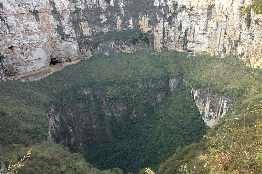 This 2,000-Foot-Deep Sinkhole Is One of the Most Terrifying Places on Earth