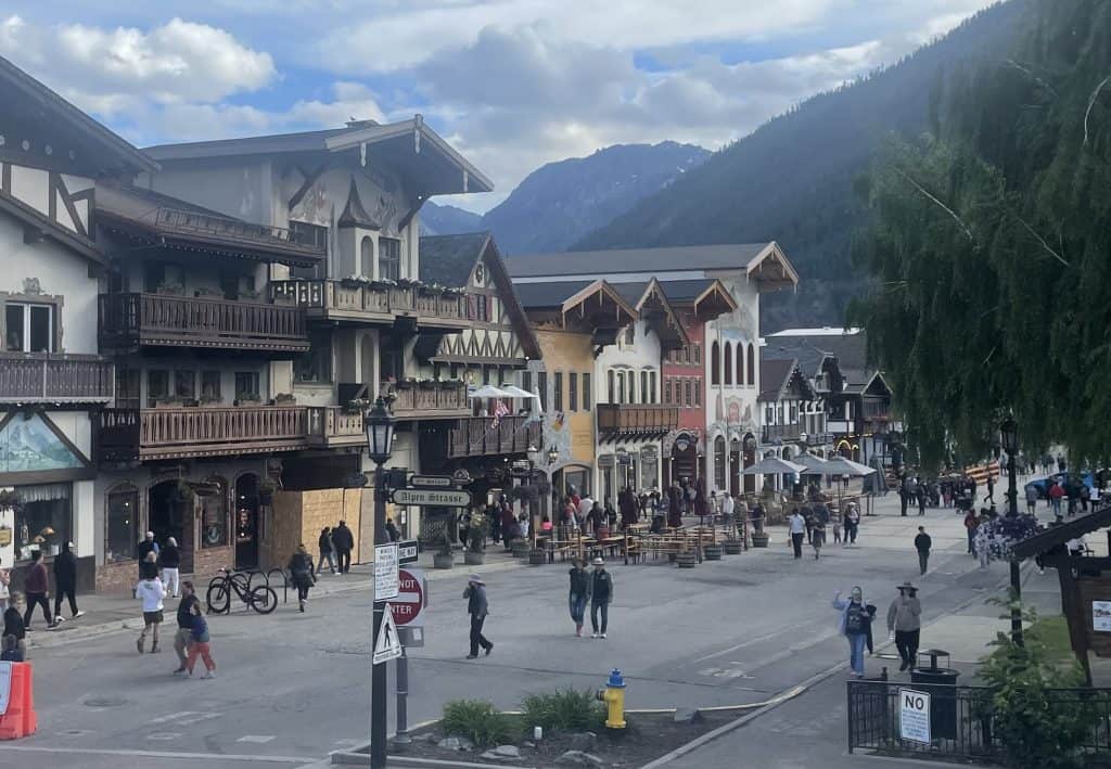 Main street in Leavenworth, Washington (2023-06-18) (cropped)