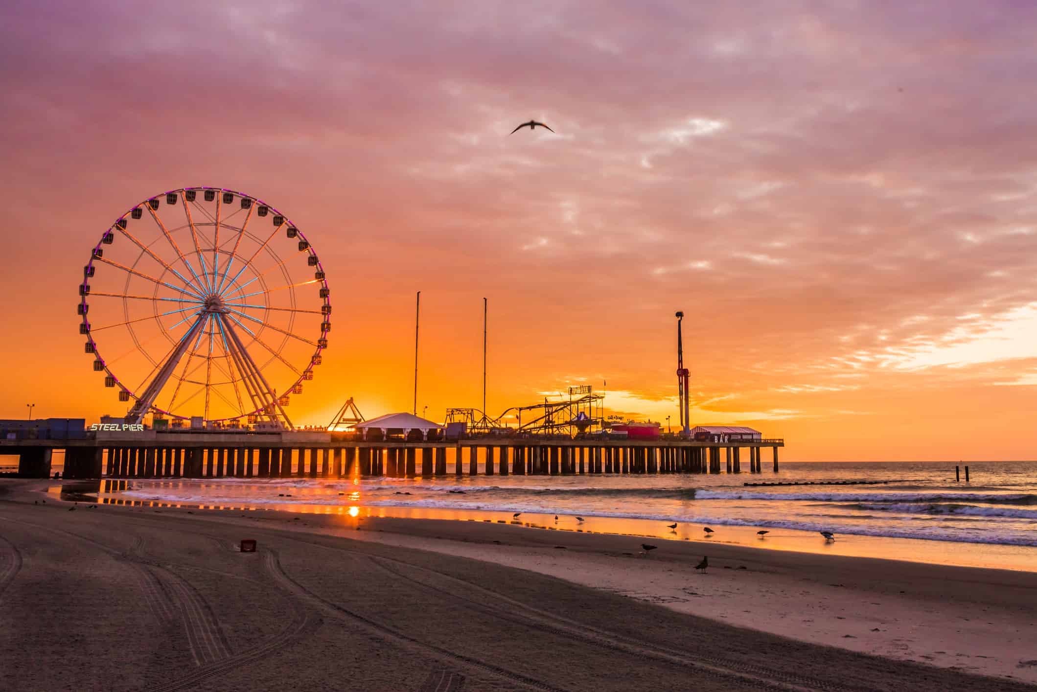18 Once-Hot American Vacation Spots That Feel Frozen in the ’80s