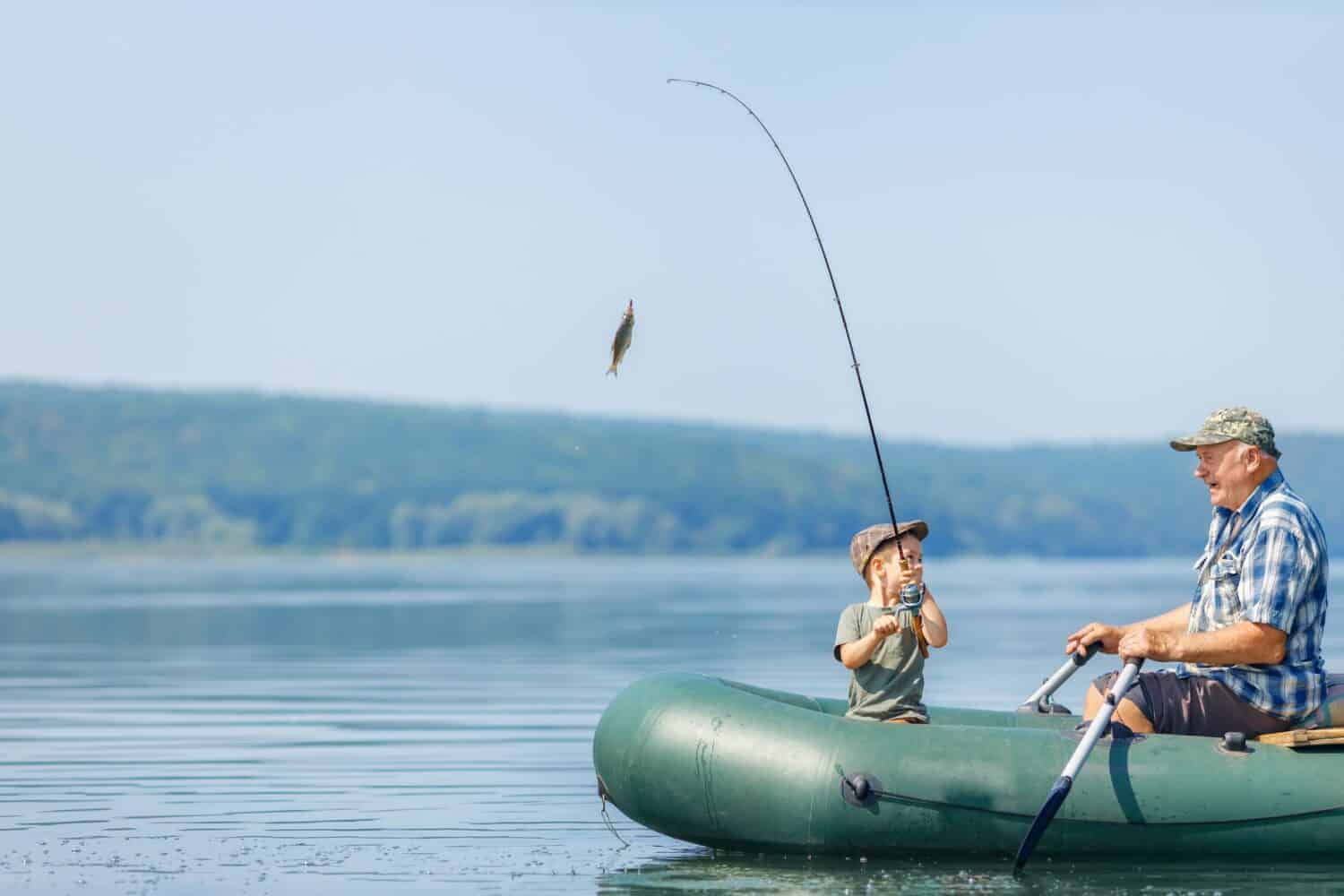 types of boats for lakes