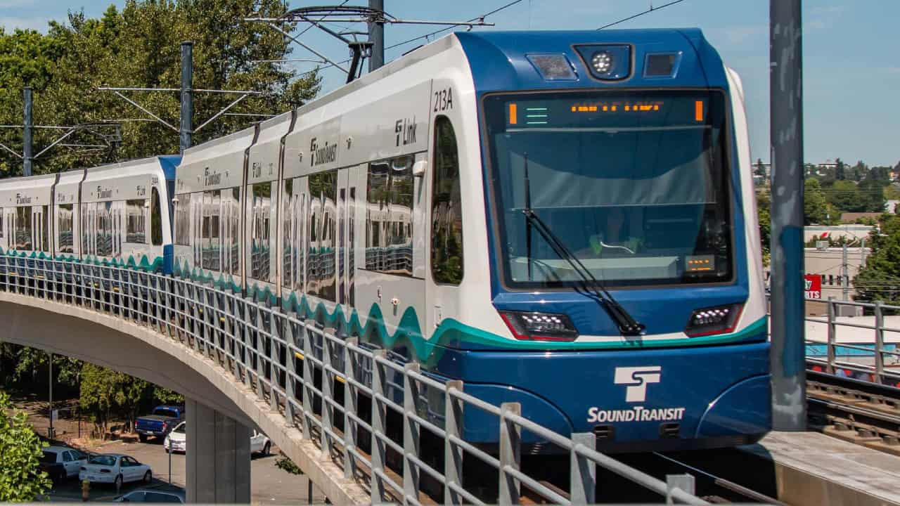 Seattle Made Transit History With the World’s First Light Rail Line Across a Floating Bridge