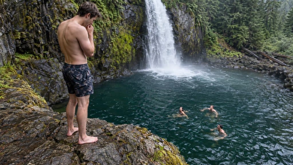 8 Beautiful Pacific Northwest Swimming Spots Where Conditions Can Turn Dangerous Fast