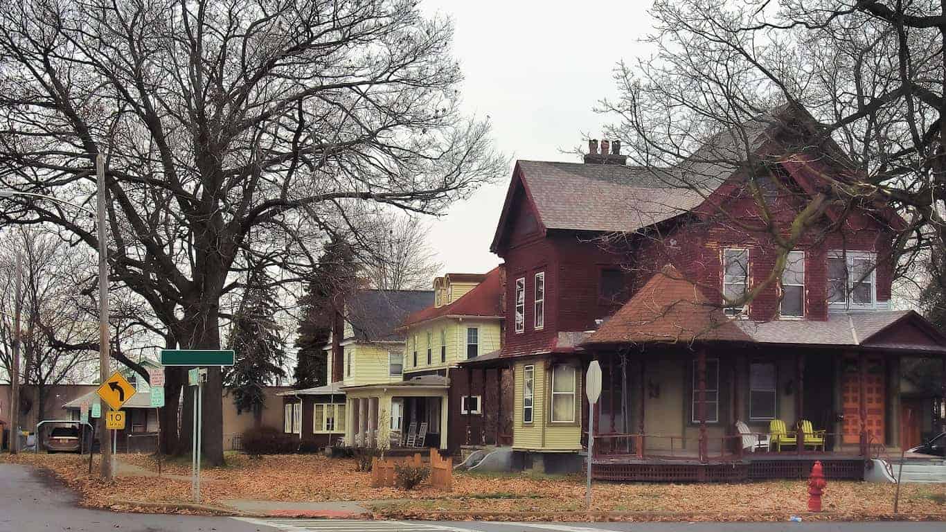 15 States Where Living Comes With Some Serious Tradeoffs